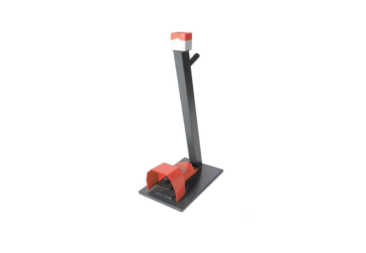 up10_single_foot_pedal_with_handle_2_staged_5505